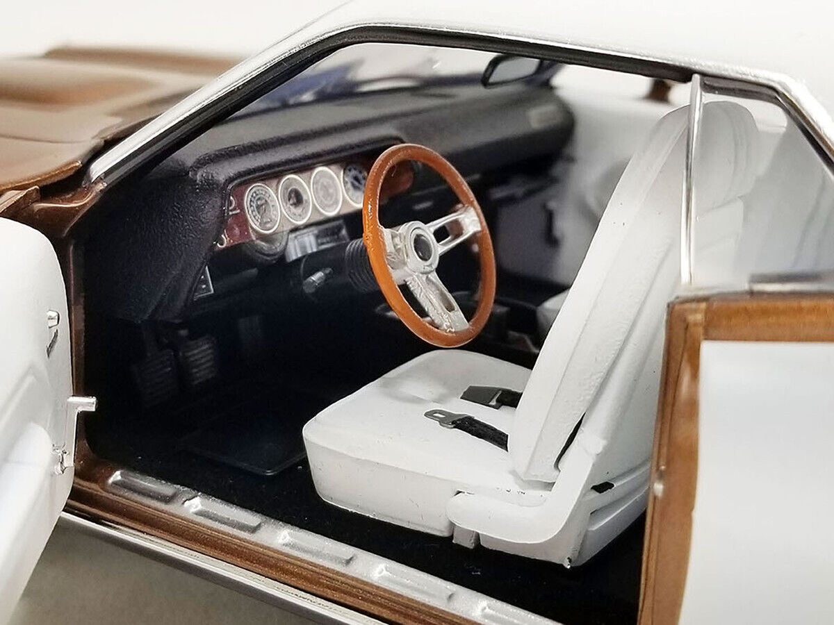 1971 PLYMOUTH BARRACUDA TAHITIAN WALNUT W/VINYL TOP 1/18 DIECAST ACME A1806134VT